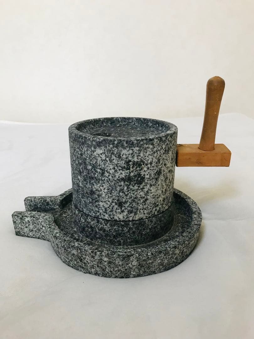 石臼　石うす　ひき臼　臼直径13cm　お茶　コーヒー豆　小麦粉　香辛料　送料無料