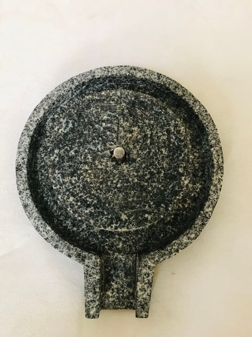 石臼　石うす　ひき臼　臼直径13cm　お茶　コーヒー豆　小麦粉　香辛料　送料無料