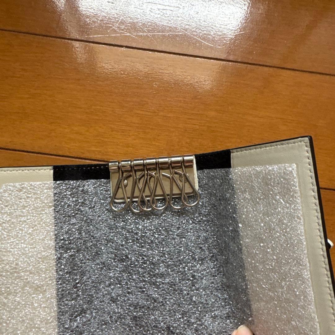 CÉLINE ブラック レザー キーケース