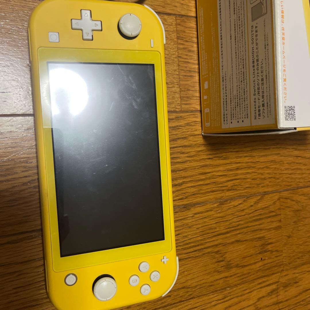 Switchライト　イエロー