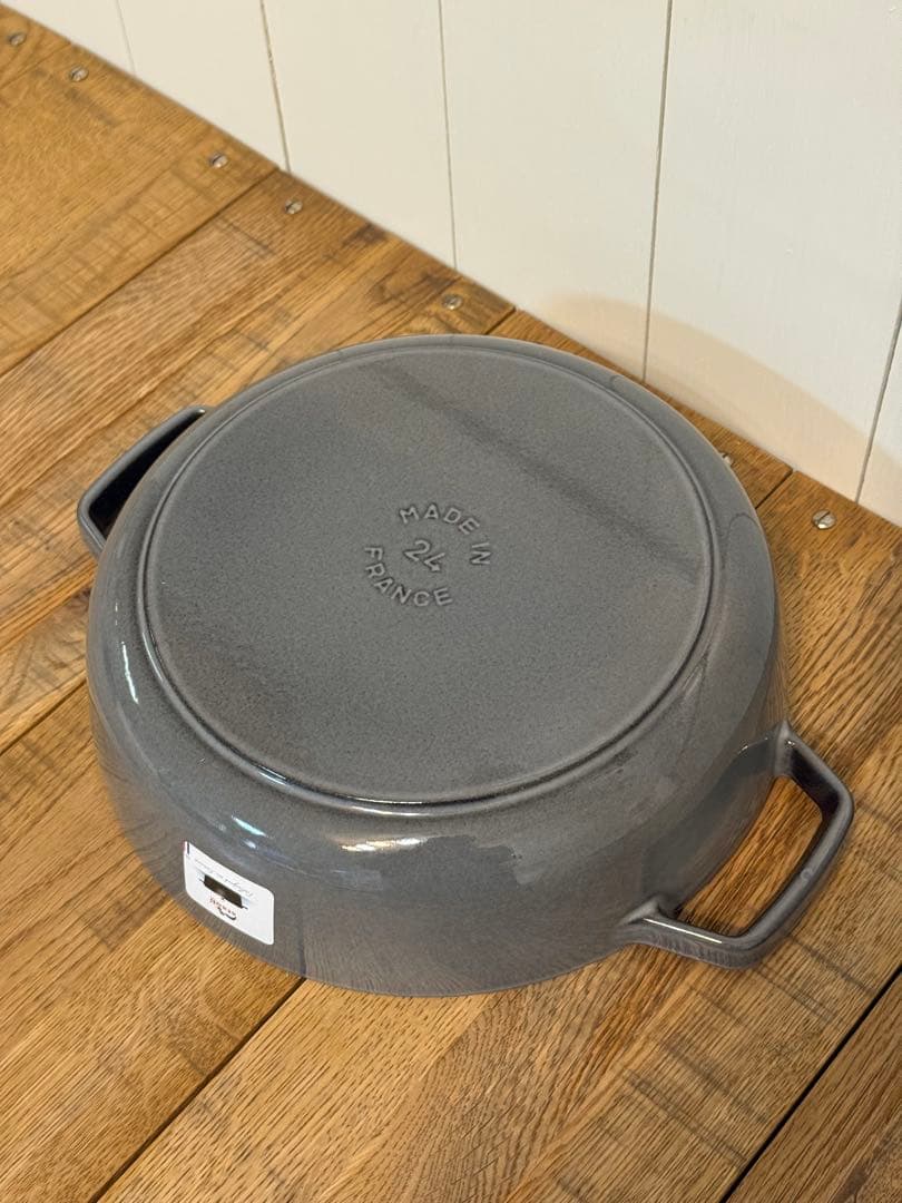 新品 ストウブ ブレイザー・ソテーパン グレー 24cm 40511-471