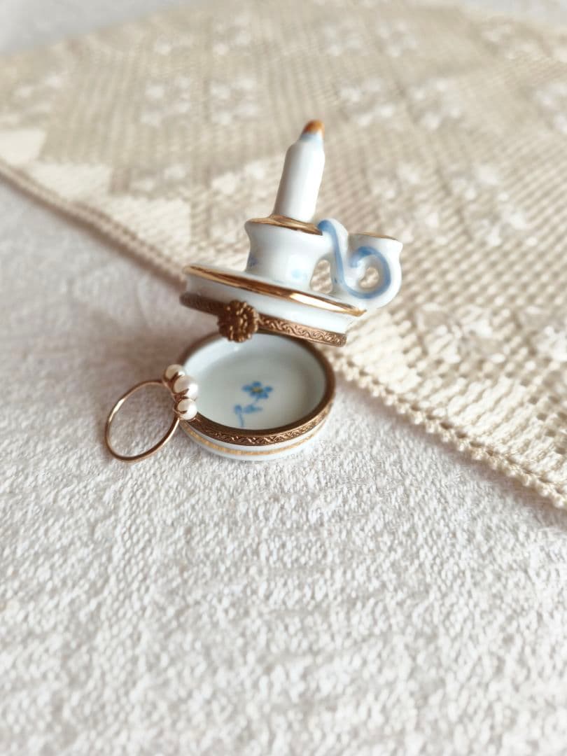 vintage case ❀ 陶器製 キャンドル型の ジュエリーケース