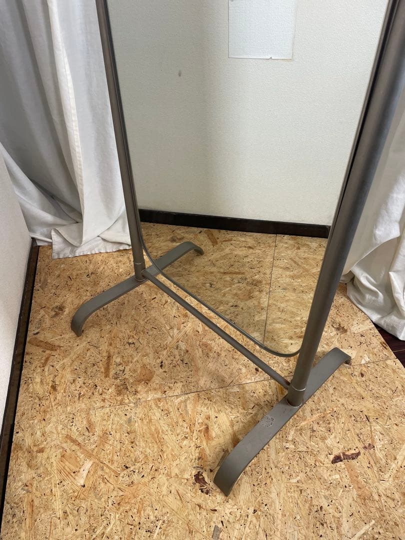 インダストリアル スタンドミラー ポストモダン 全身鏡 姿見 什器 アイアン 2