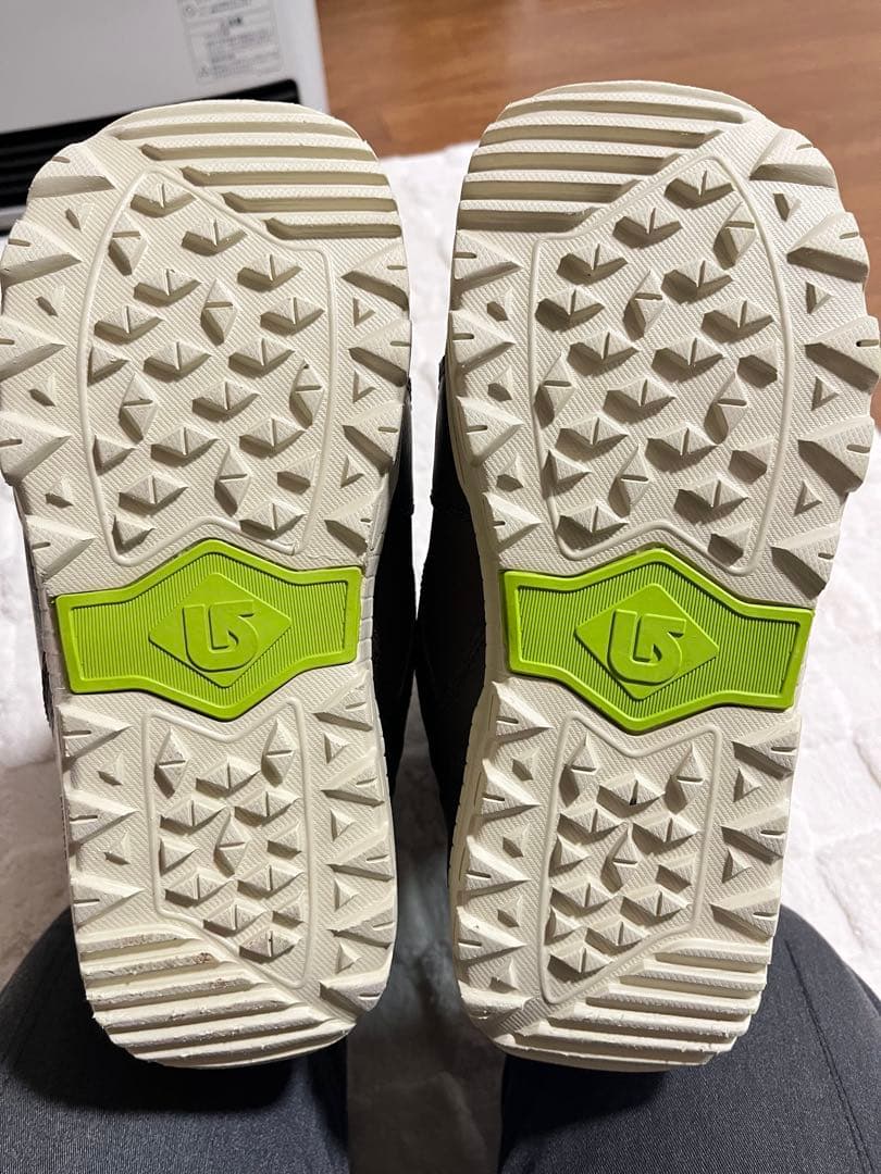 スノーボードブーツ