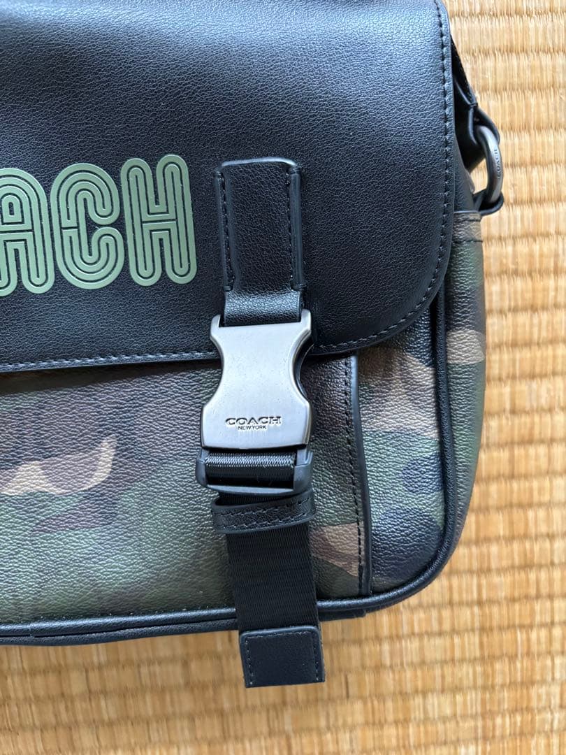 新品 COACH メンズバッグ ブロックド シグネチャー CC018