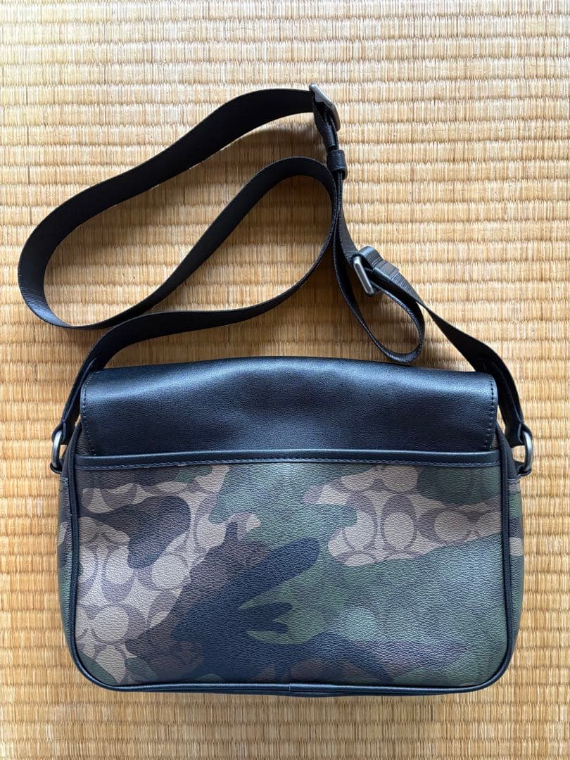 新品 COACH メンズバッグ ブロックド シグネチャー CC018