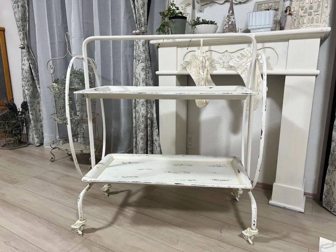 フレンチスタイル＊シャビーホワイト　アイアンシェルフ＊キャスター付