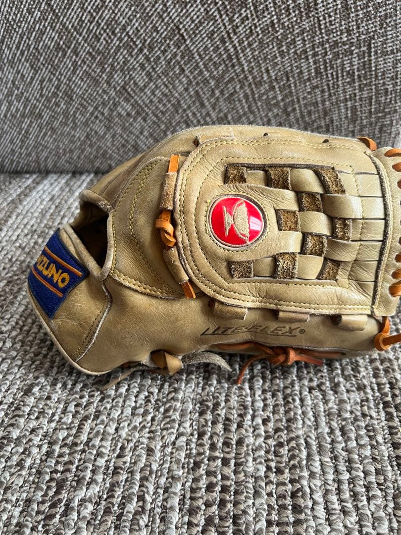 ミズノ 赤カップ グローブ