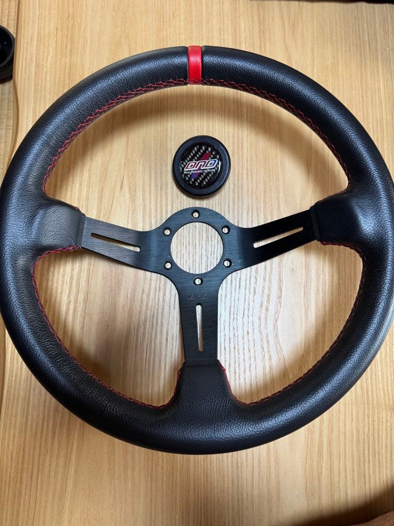 DND ステアリング　レザー製
