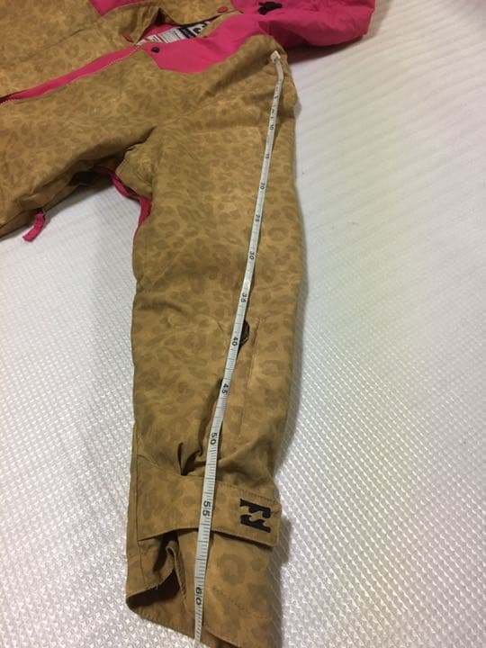 ＢＩＬＬＡＢＯＮＧ　ビラボンスノボーレディースウエア上下セット