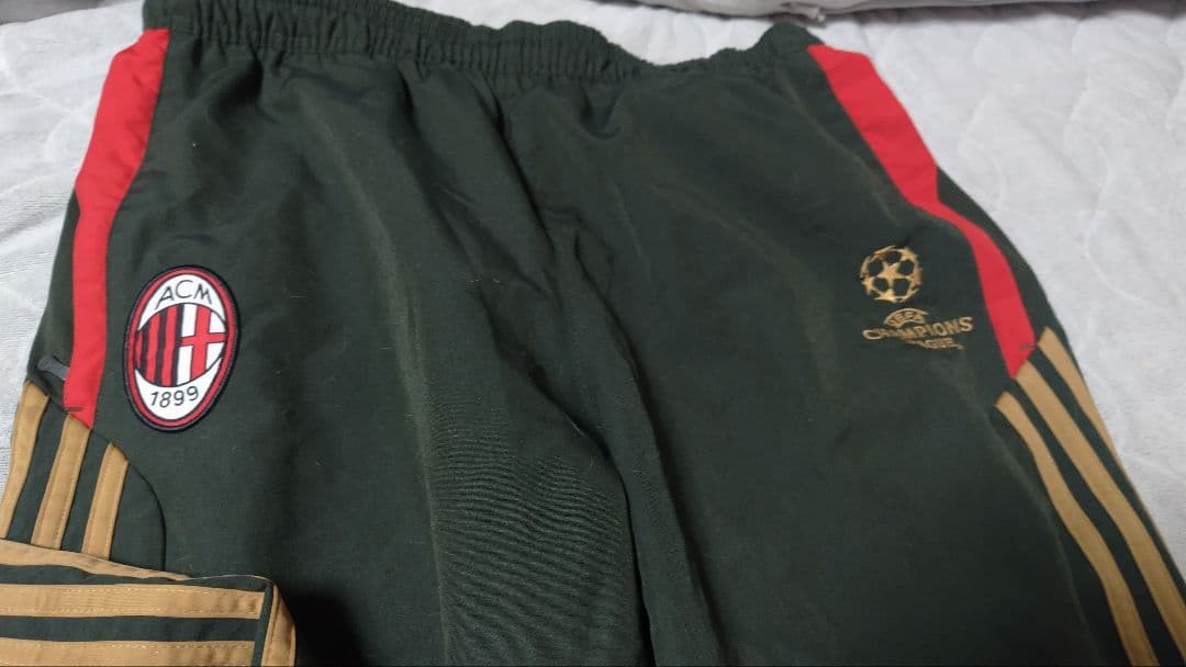 アディダス　11/12ACミラン　チャンピオンズリーグ用ウインドブレーカー