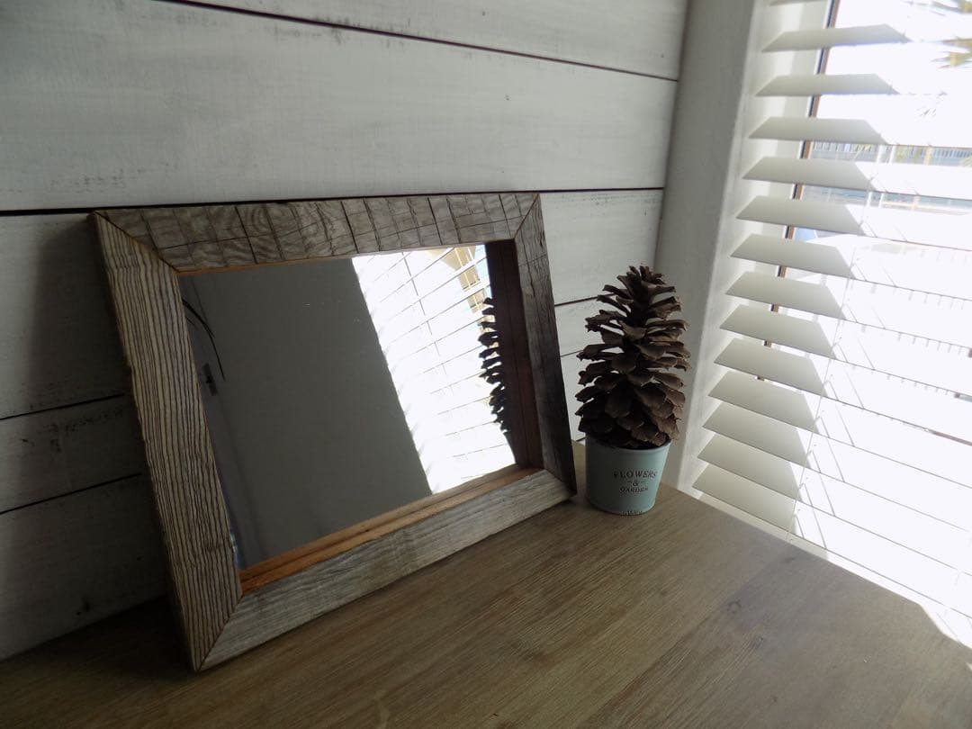 【中】自然の天日でエイジングされた無垢古木を使った壁掛けミラー【中】 NO.2