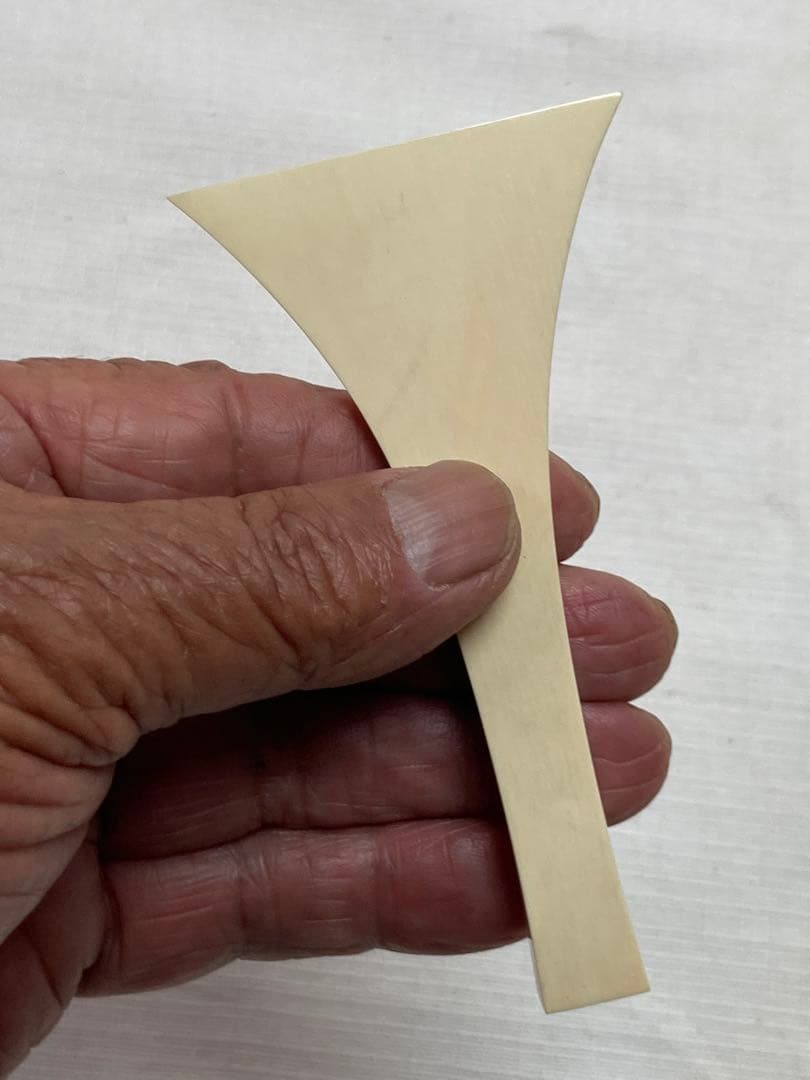 古い小さい三味線バチ　撥　新内流し　天然素材　まるばち