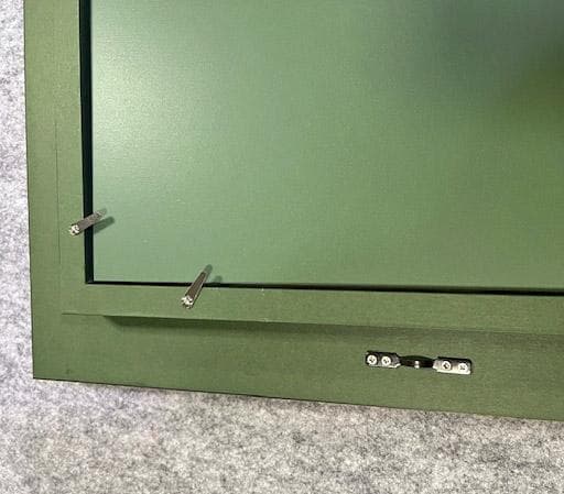 F20サイズ金色玉虫クラシック色額縁　アクリル入り