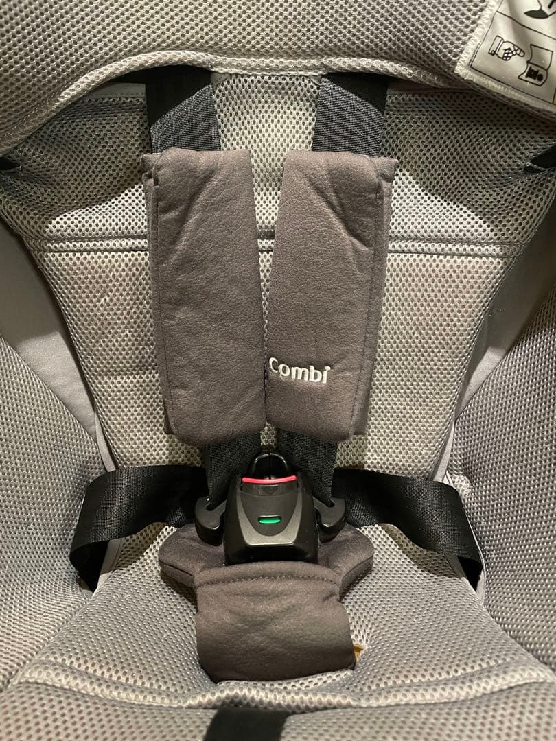 combi コンビ チャイルドシート クルムーヴ ISOFIX cg-uig