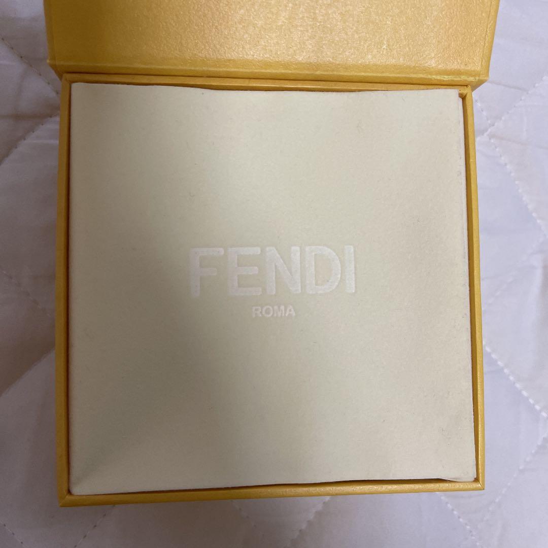 FENDI レザーブレスレット　ホワイト