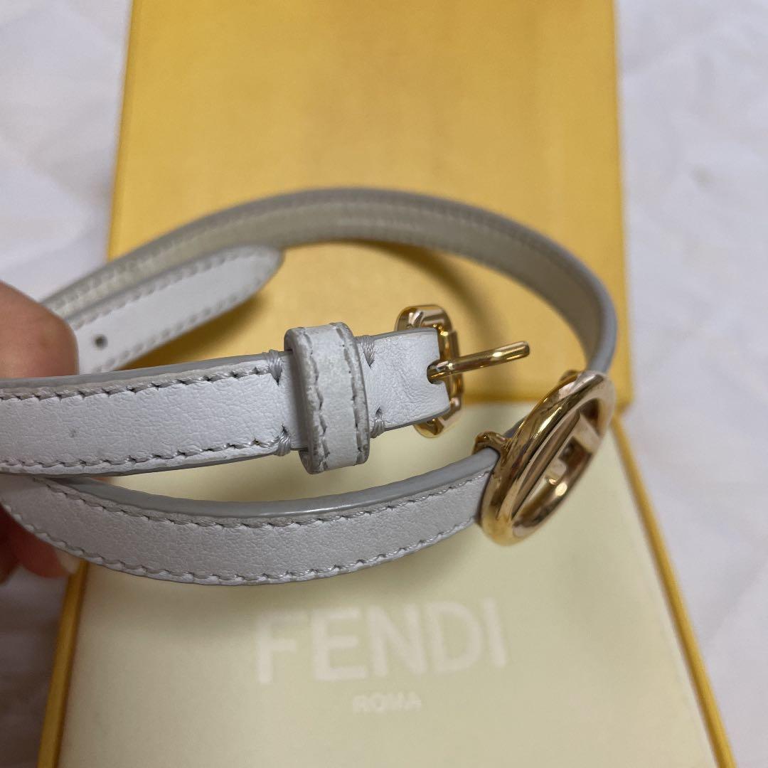 FENDI レザーブレスレット　ホワイト