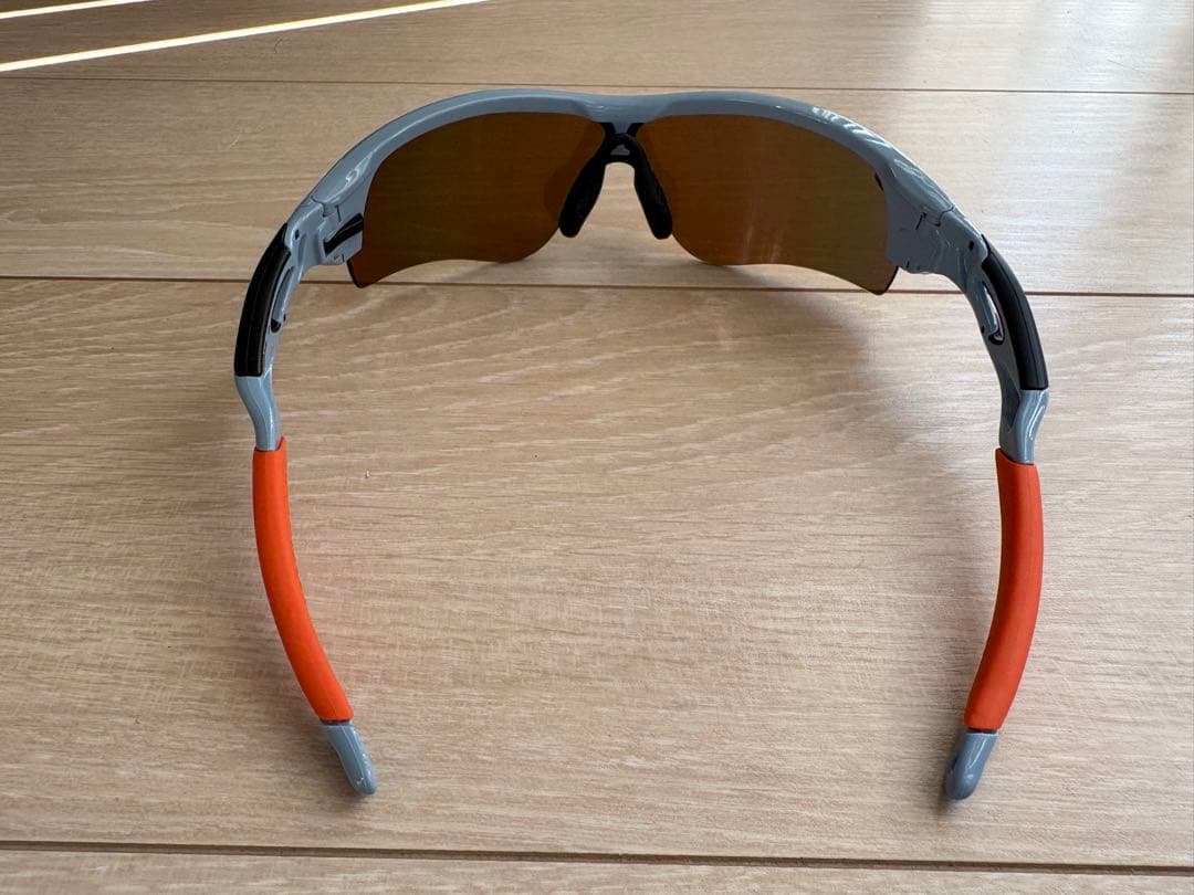 Oakley スポーツサングラス グレー/オレンジ