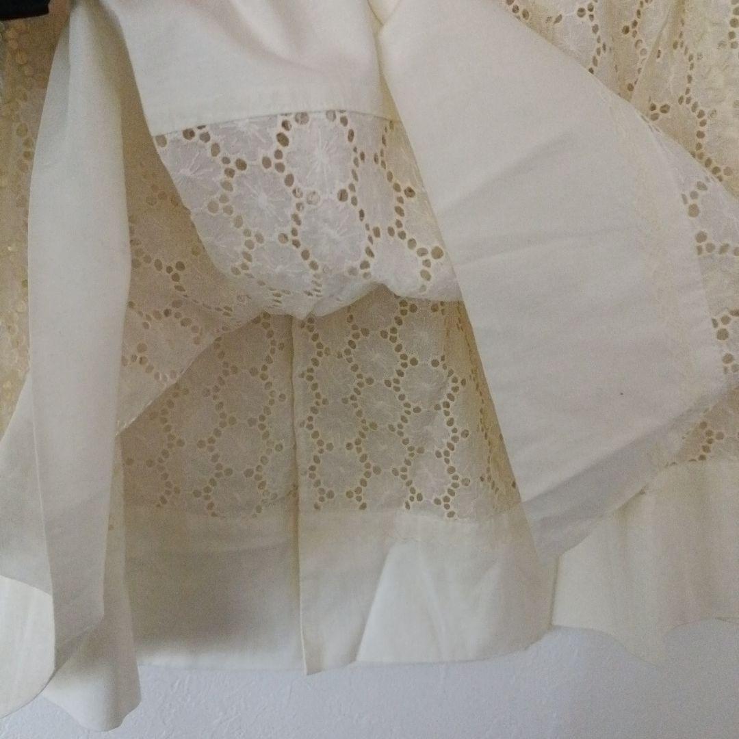 新品未使用　さえら　ヒスクローネ クリーム色　腰エプロン　レース