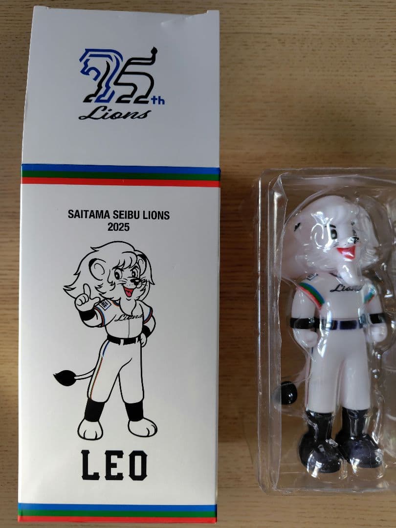 入手困難！ゴールデンレオフィギュア　金　ノーマルと2体セット　埼玉西武ライオンズ