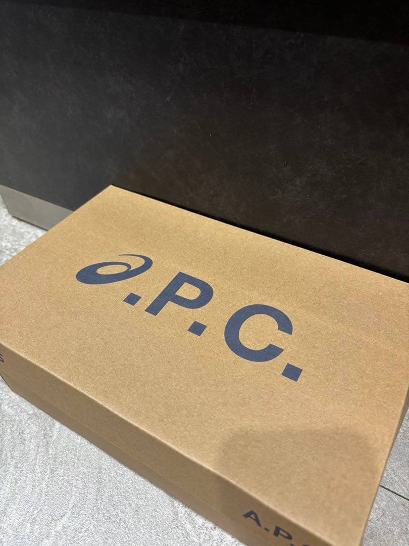 【値下げ！】A.P.C.コラボ限定asicsゲルレゾリューションX 25.5cm