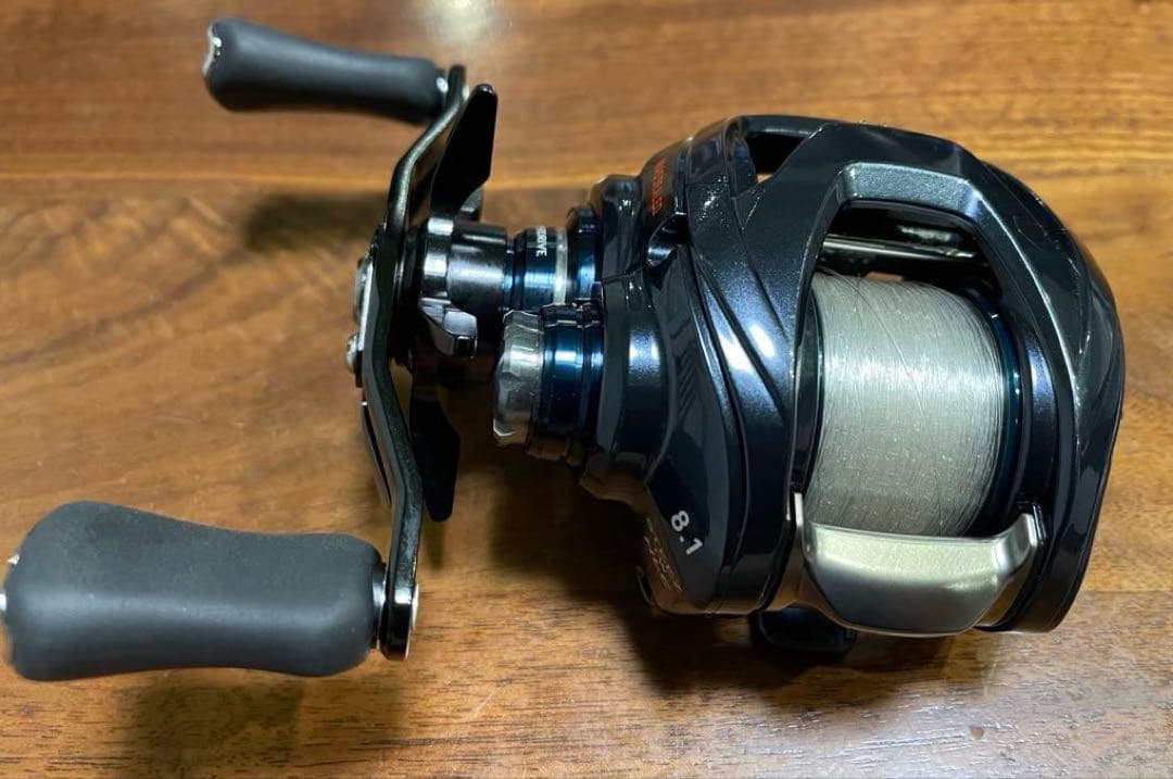 スティーズ HLC 8.1 L 左 STEEZ TW