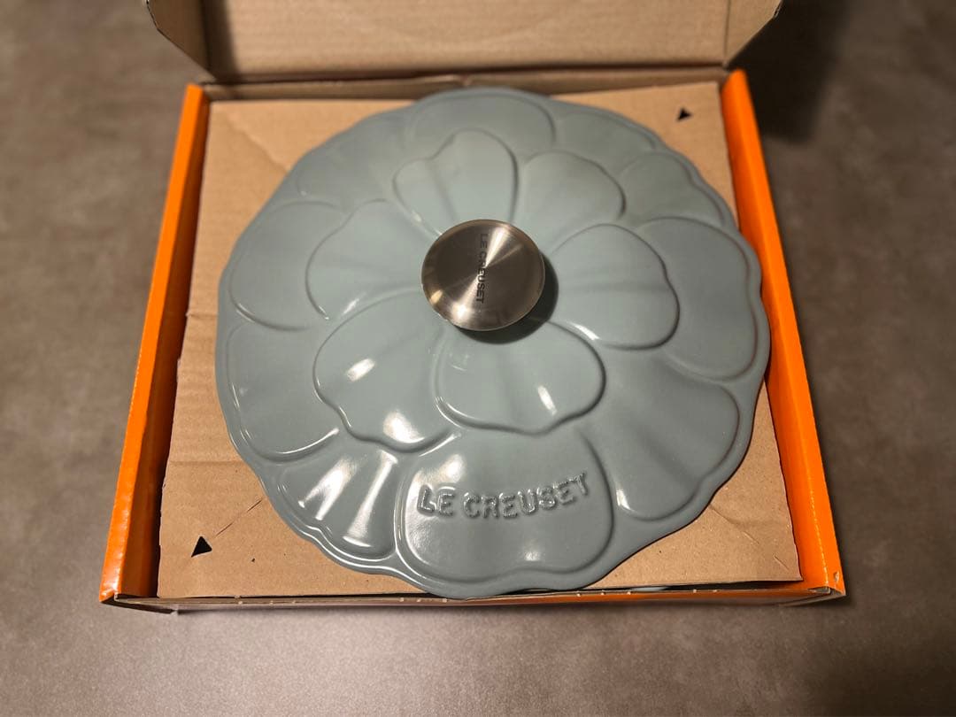 完売品 新品未使用 シグニチャー ビュッフェ キャセロール ペタル