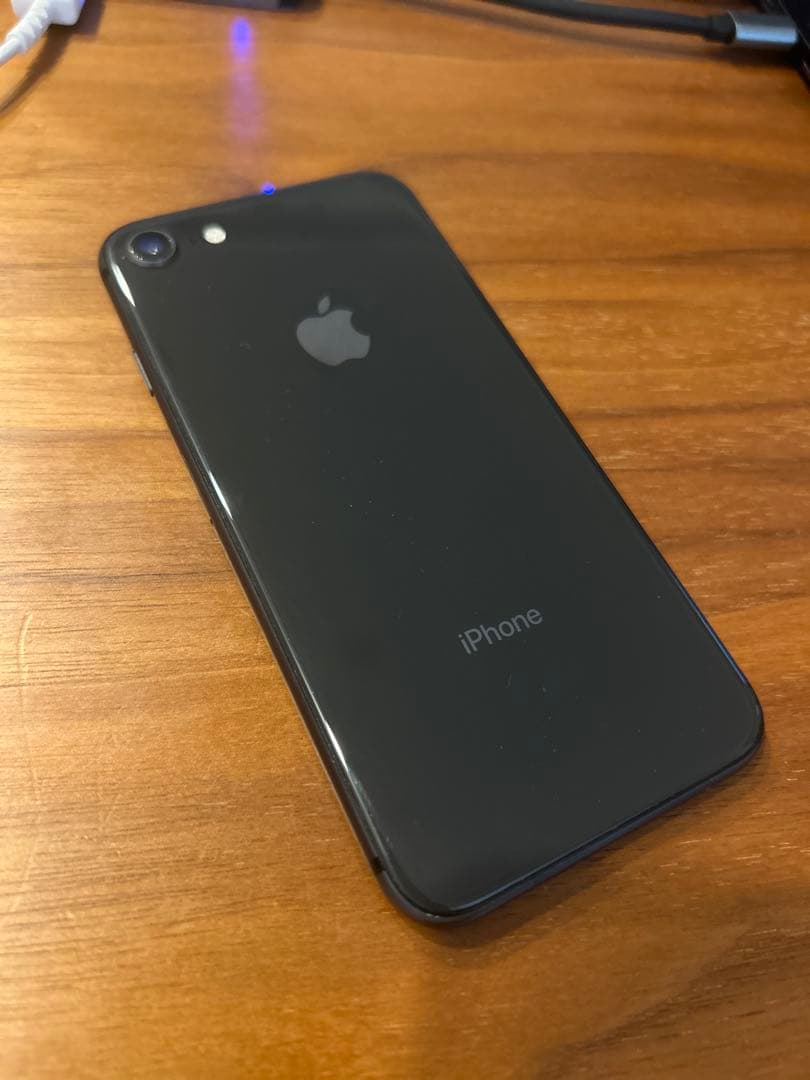 iPhone 8｜64GB｜SIMフリー｜バッテリー82%｜初期化済