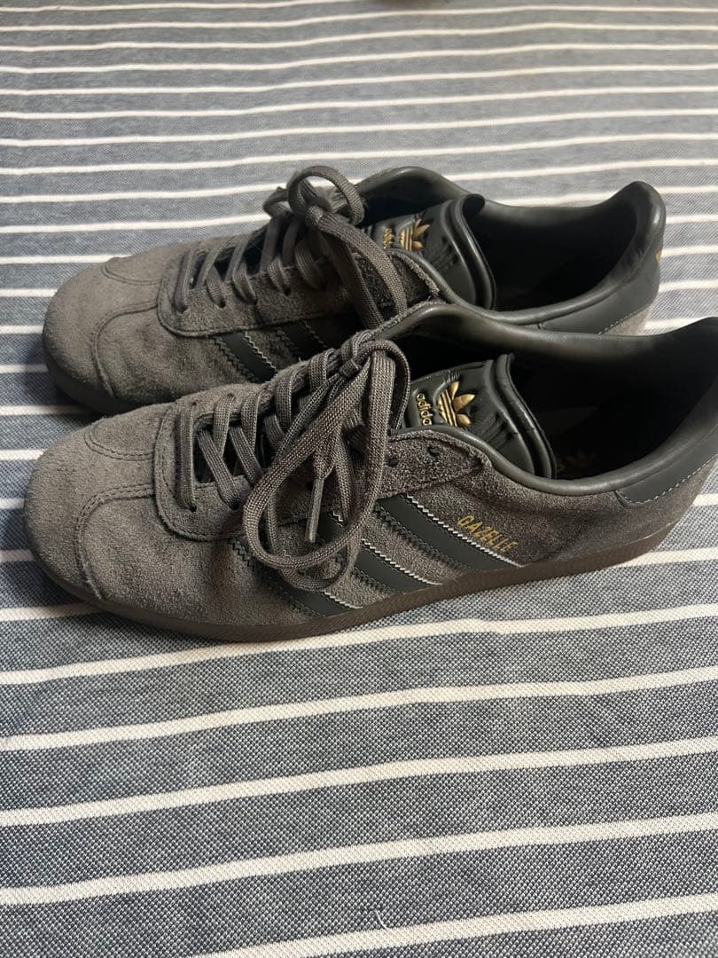 adidas gazelle スエード スニーカー　美品