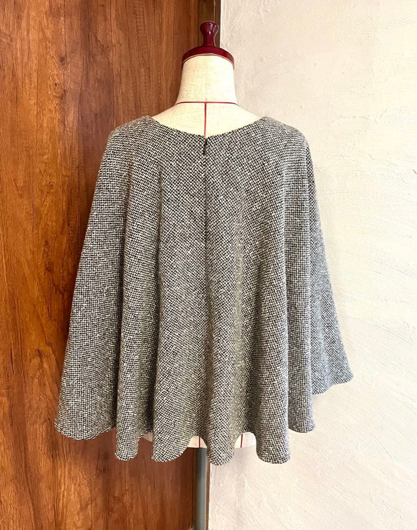 マディソンブルー　ポンチョ　ツィード　ウール　ブラウン新品未使用