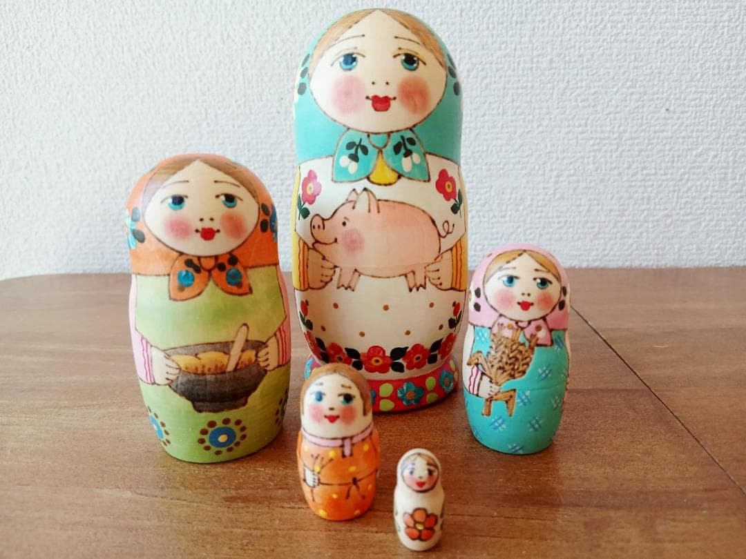 【LYH075】北欧ロシア雑貨 リューバ作のマトリョーシカ　ぶた