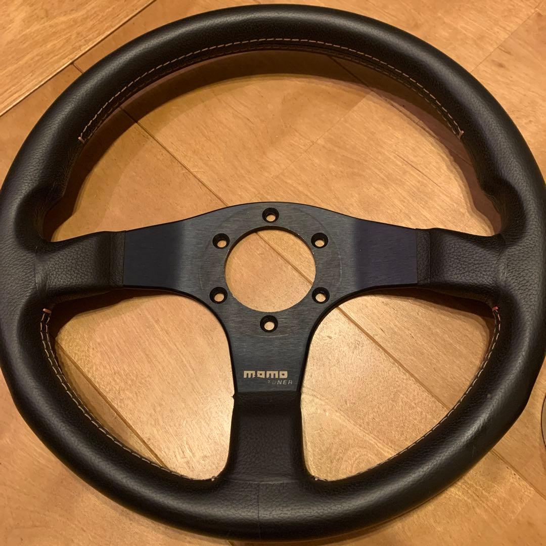 momo ステアリングホイールとハブセット
