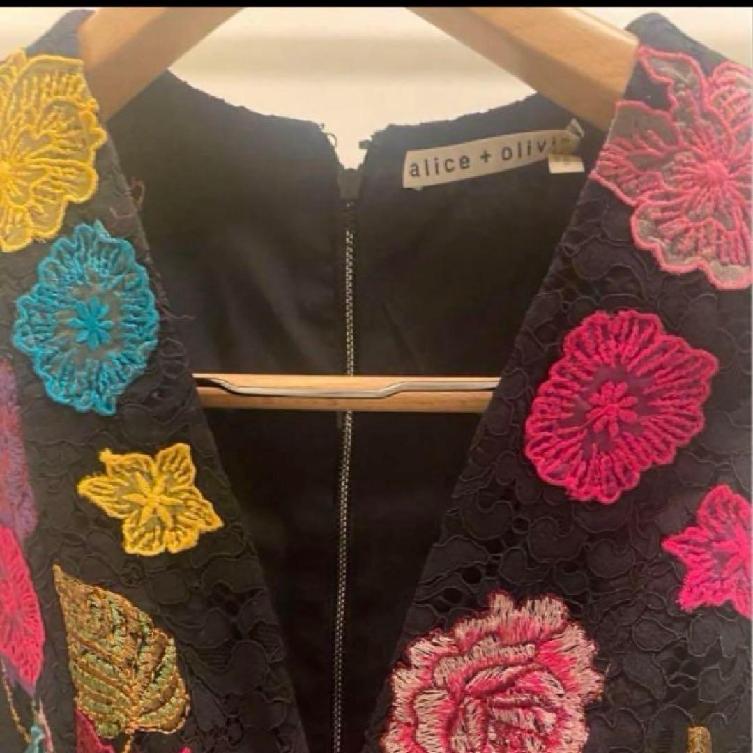 破格　桐谷美玲着用Alice + Olivia Becca Dress ブラック