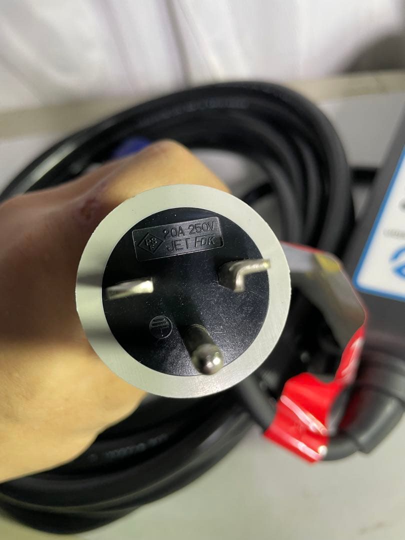 日産　リーフ　充電ケーブル　3NK0E