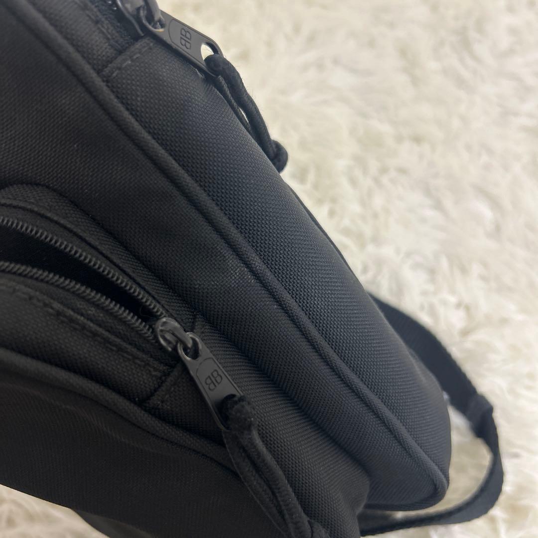 Balenciaga バレンシアガ ボディバッグ　クロスボディ　ウエストポーチ