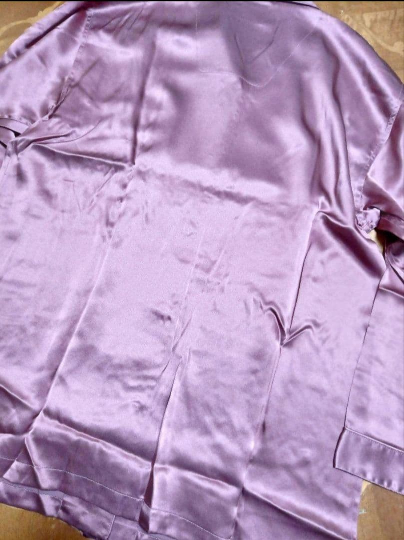 ◎新品未使用タグ付き　補強テープ付き　シルクパジャマ　V＆A　小杉　絹✨silk