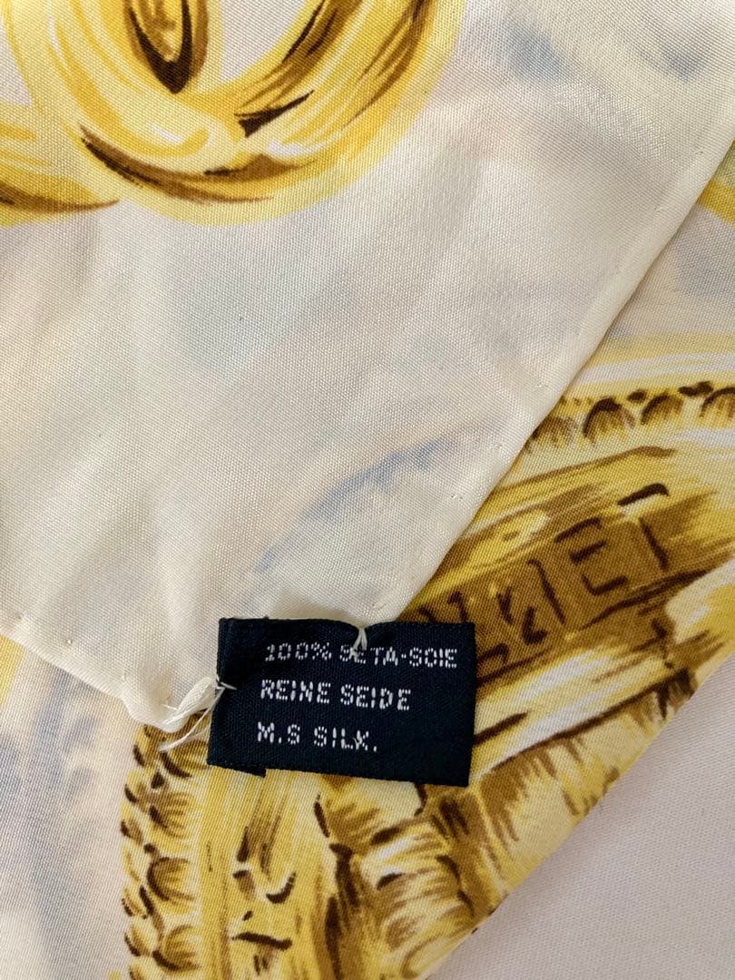 CHANEL シャネル　シルクスカーフ ココマーク チェーン