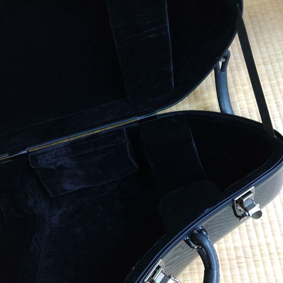 バリトンサックスケース　樹脂製