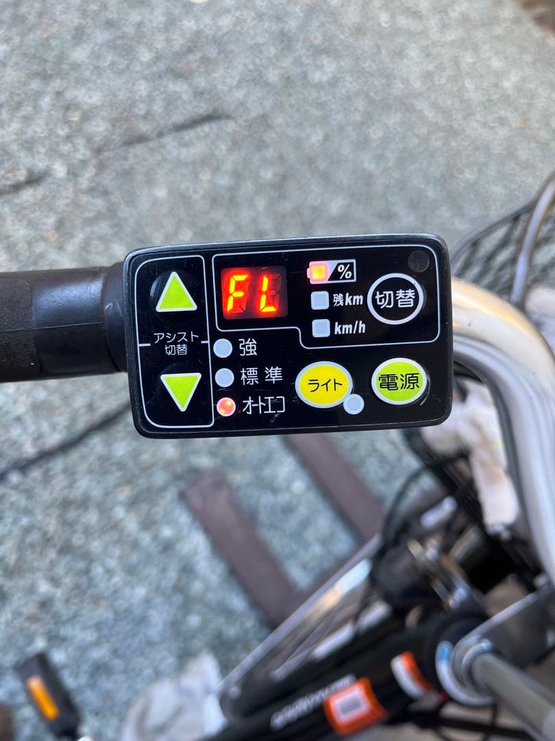 YAMAHA電動アシスト自転車 (26インチ)ブラック 前カゴ付き