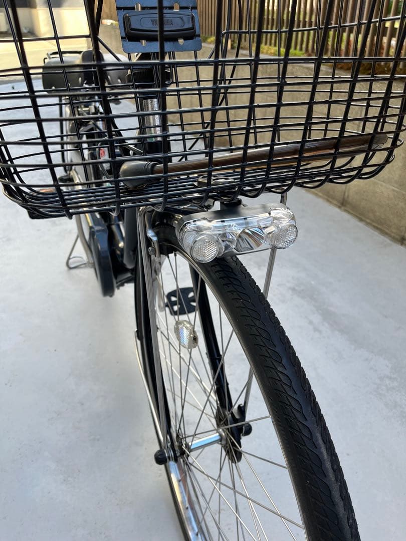 YAMAHA電動アシスト自転車 (26インチ)ブラック 前カゴ付き