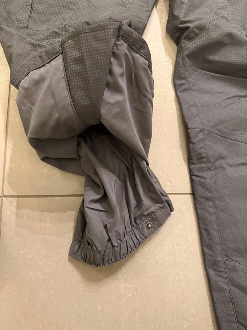 スキーウェア　スノボウェア　上下セット　ジュニア　レディース