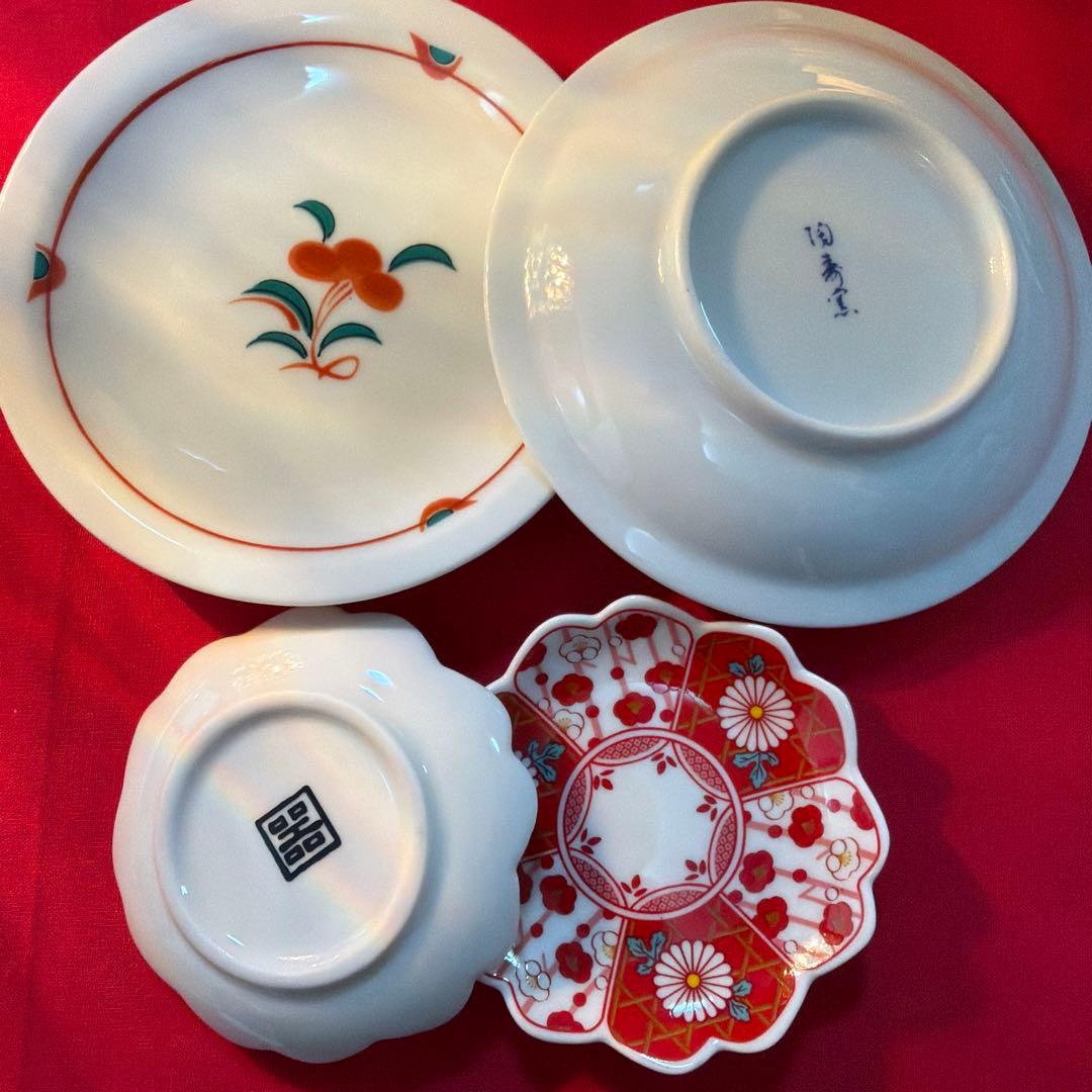 AZ たち吉金彩赤絵角皿　香泉作ミニ3段　 赤絵揃い　No.4-28