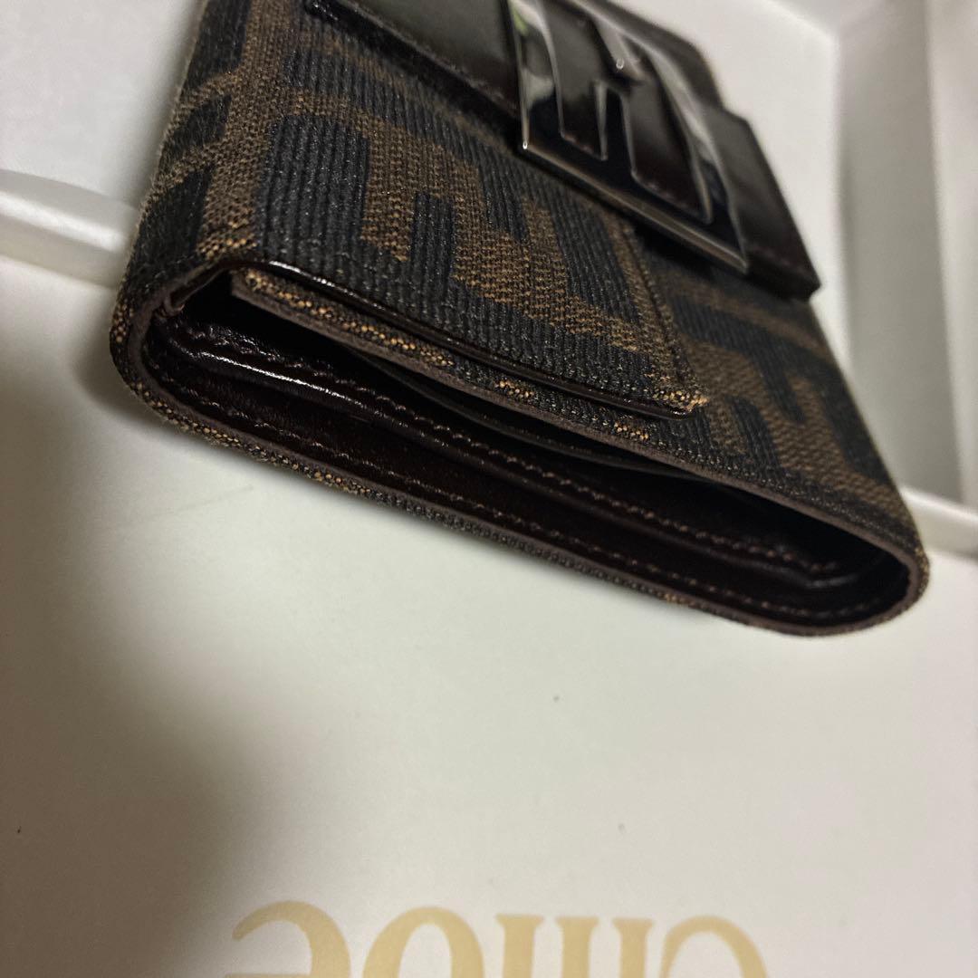 FENDI 新品　三つ折り財布