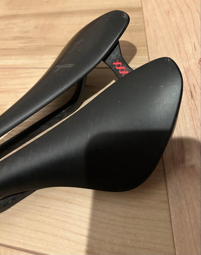 bontrager ボントレガー xxx トリプルエックス フル カーボンサドル