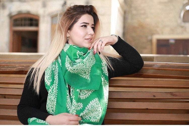 Y*様 スカーフ　アゼルバイジャン　上品カラー シルク　大人可愛い