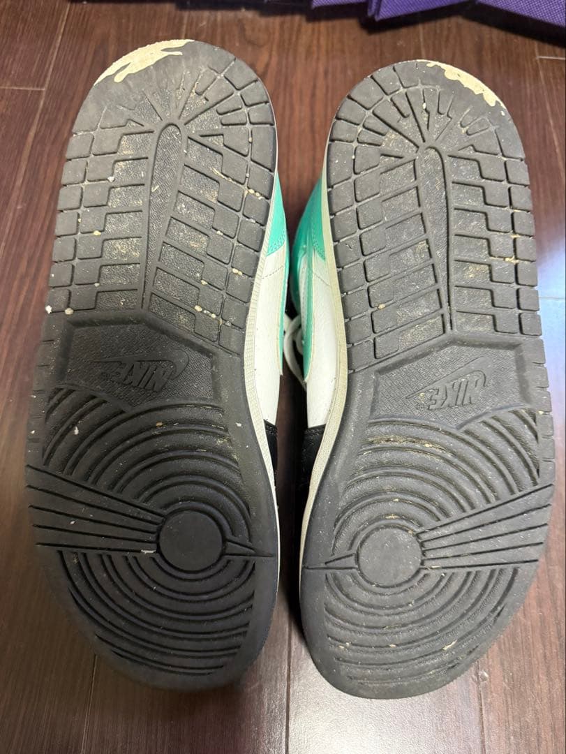 ジョーダン1 トロピカルツイスト