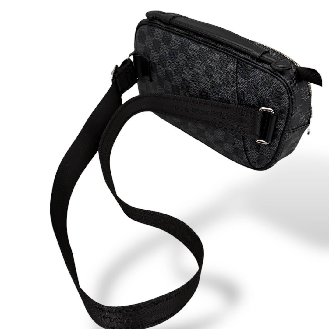[新品同様] ルイヴィトン　ダミエ　グラフィット　アンブレール　ボディバッグ