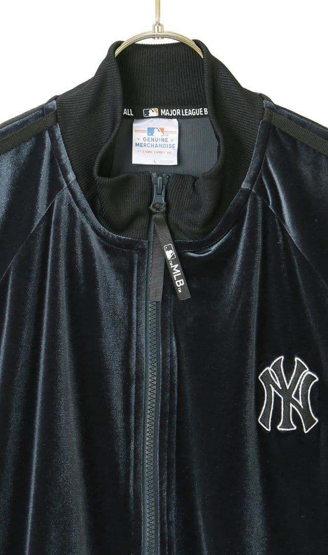 【送料込・新品未使用】ベロア調トラックジャケット/パンツ 上下セットアップ M.