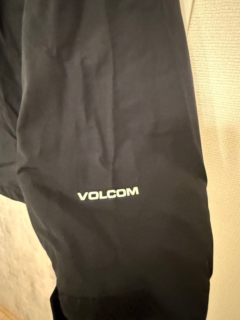 Volcom 黒 スノーボードジャケット　ゴアテックス