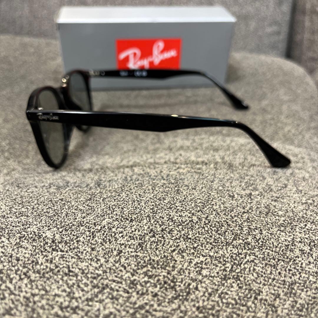 レイバンRayBan RB4259F601/87 BLACK/LIGHTGREY